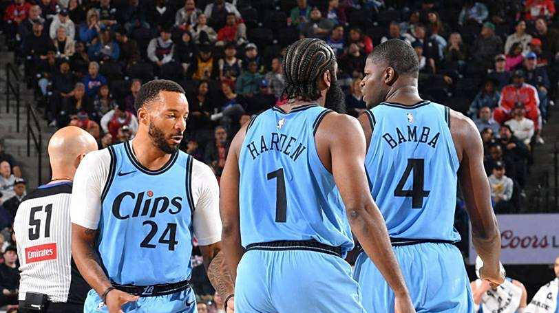 英超前瞻：狼队开局14轮不胜沦为鱼腩，曼联冲击欧战区（英超前瞻：狼队开季14轮未开胡成送分童子，曼联力争跻身欧战区）