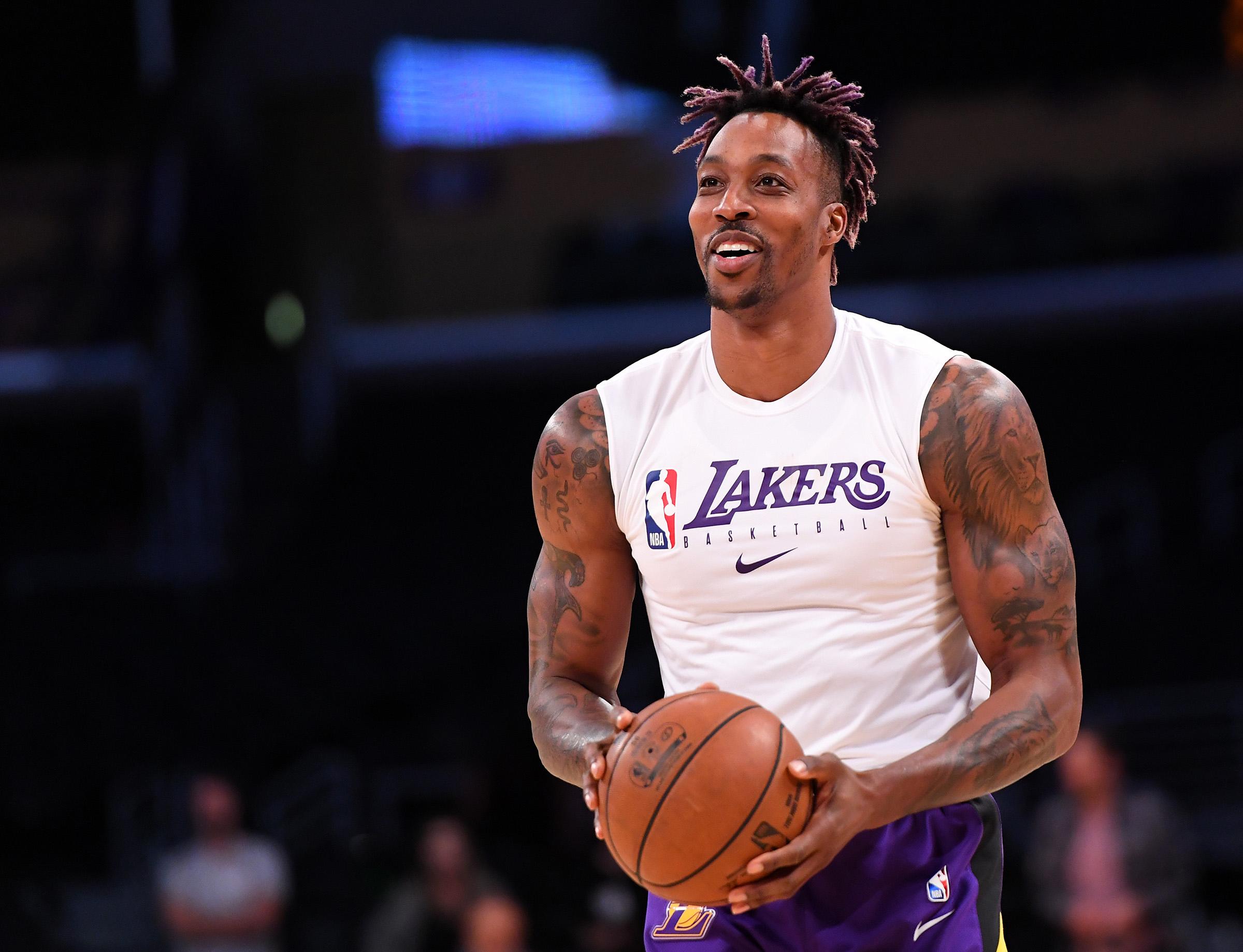 国际米兰vs科莫：劳塔罗-马丁内斯、恰尔汗奥卢首发，莫拉塔、尼科-帕斯出战（国际米兰迎战科莫：劳塔罗、恰尔汗奥卢先发，莫拉塔与尼科-帕斯登场）