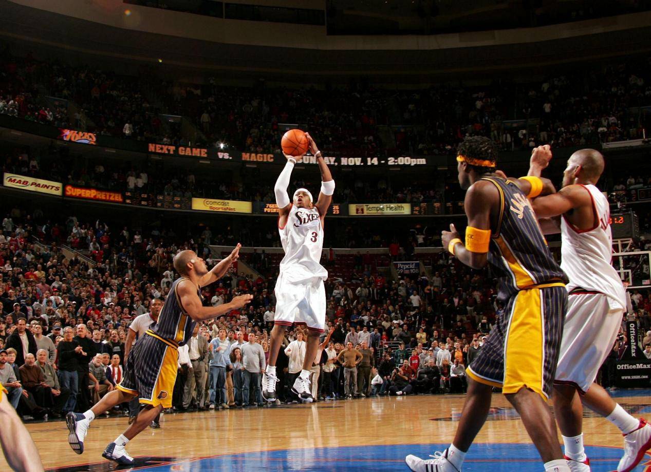 马克西半场15分，恩比德11中1，76人手握7分领先（马克西半场独取15分，恩比德11投仅1中，76人暂领先7分）