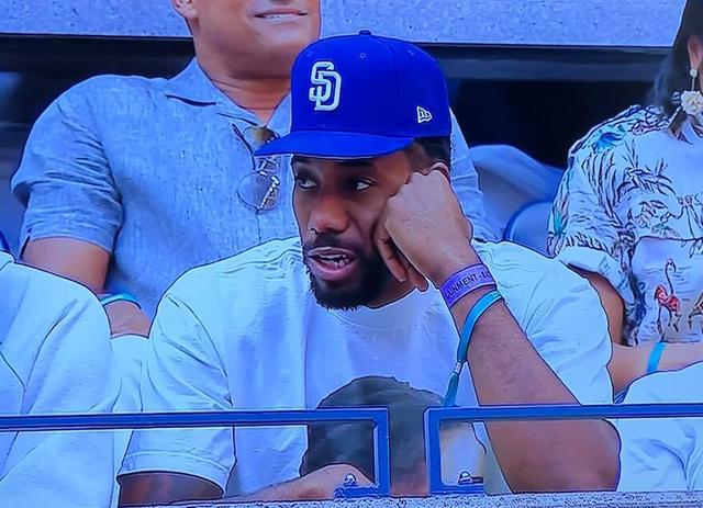 王楚钦为何仰天大笑？原因找到，谁注意孙颖莎的反应（王楚钦仰天大笑之谜揭晓，你注意到孙颖莎的反应了吗）